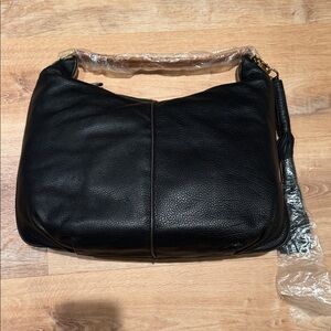 G.I.L.I Black Leather Hobo Bag - Sleek Everyday Shoulder Bag